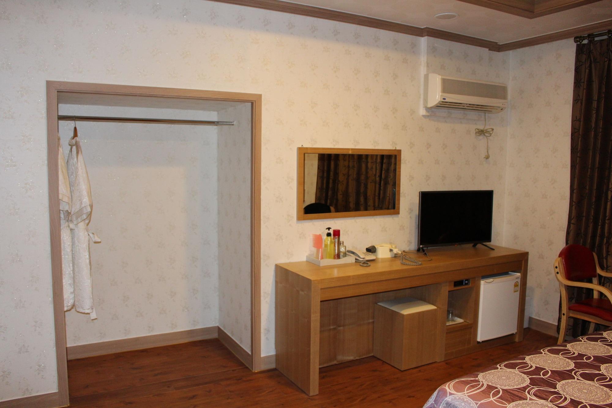 Hotel Parkwood Incheon Airport Экстерьер фото