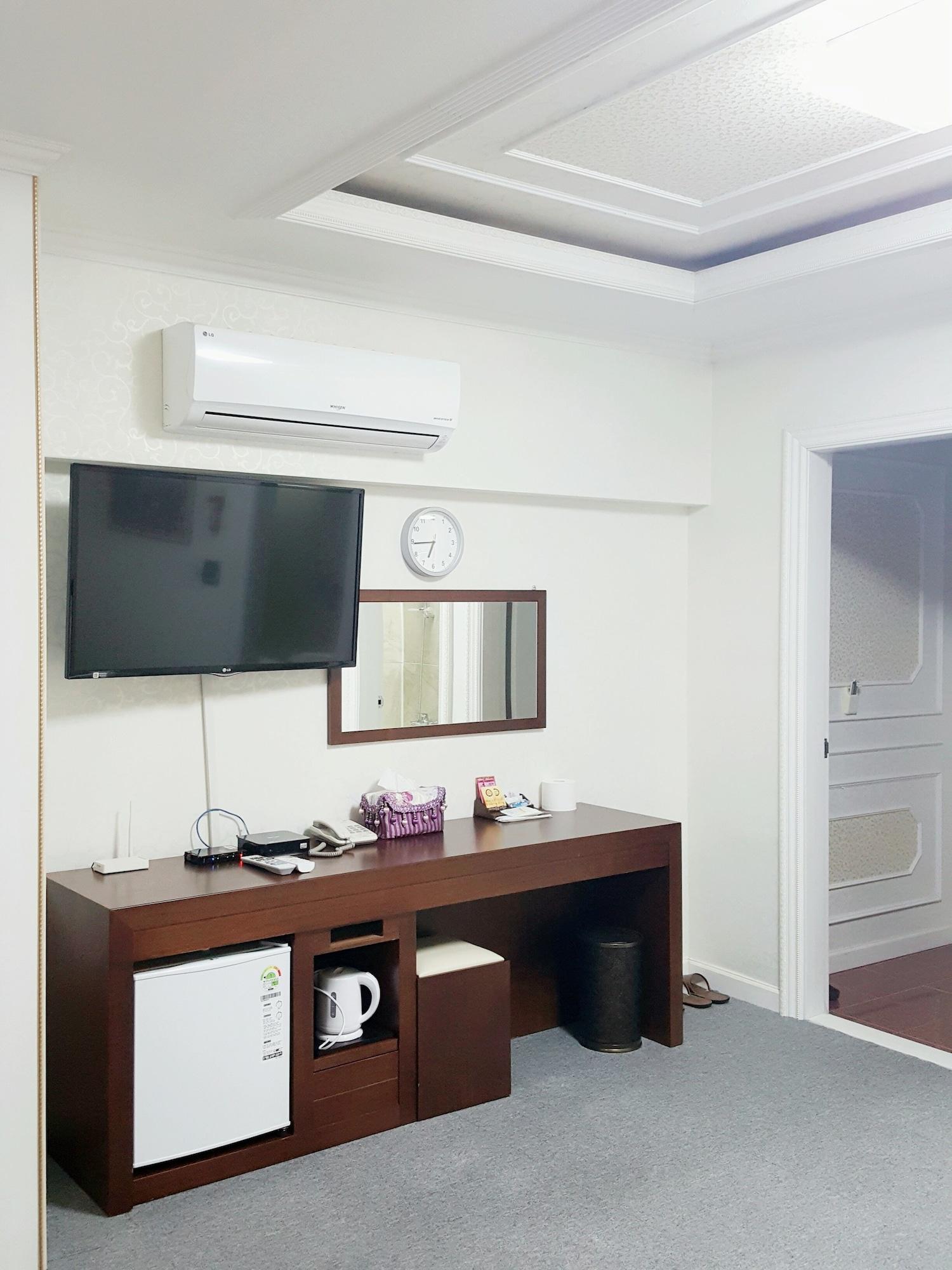 Hotel Parkwood Incheon Airport Экстерьер фото