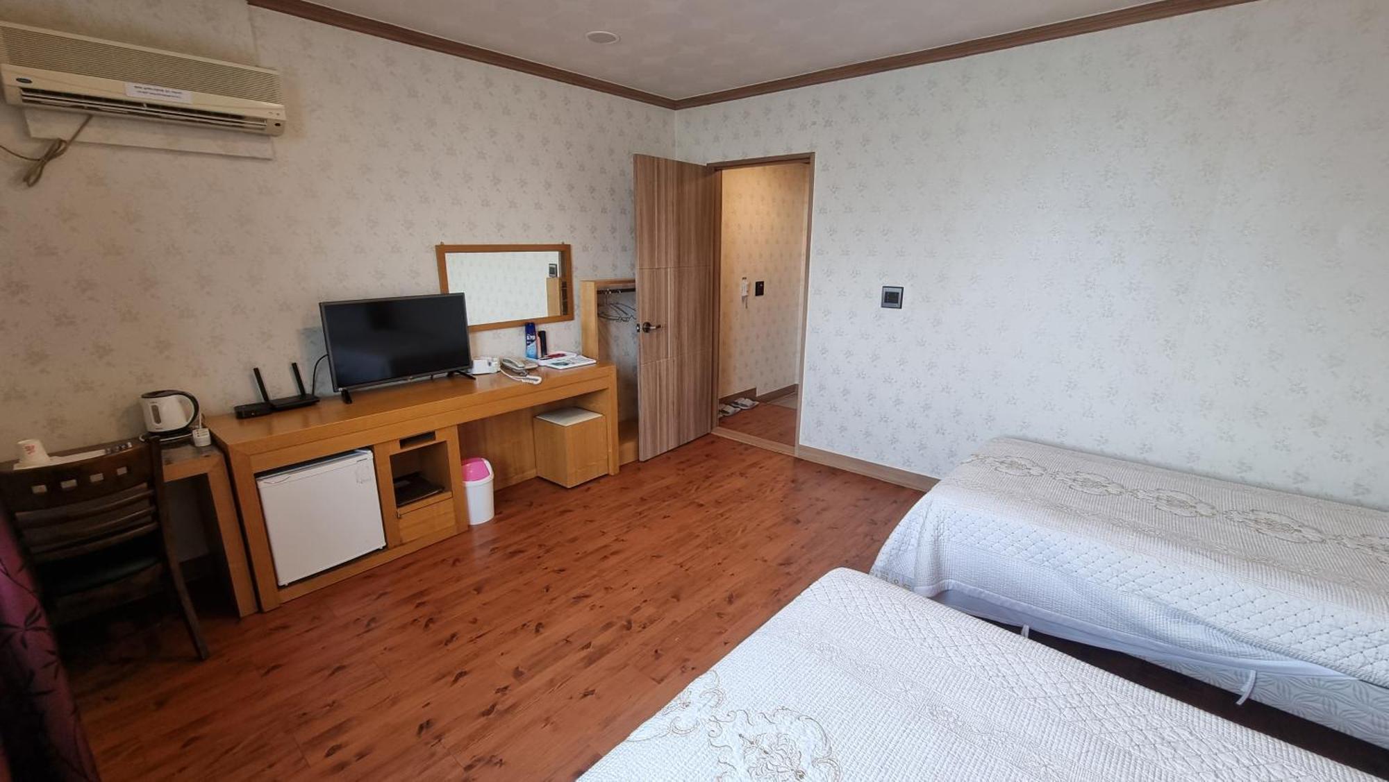 Hotel Parkwood Incheon Airport Экстерьер фото