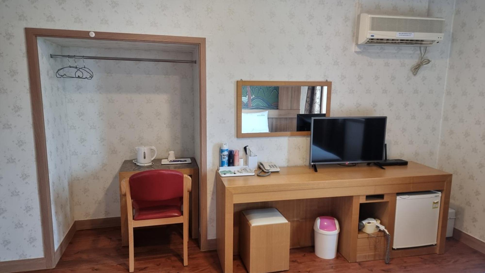 Hotel Parkwood Incheon Airport Экстерьер фото